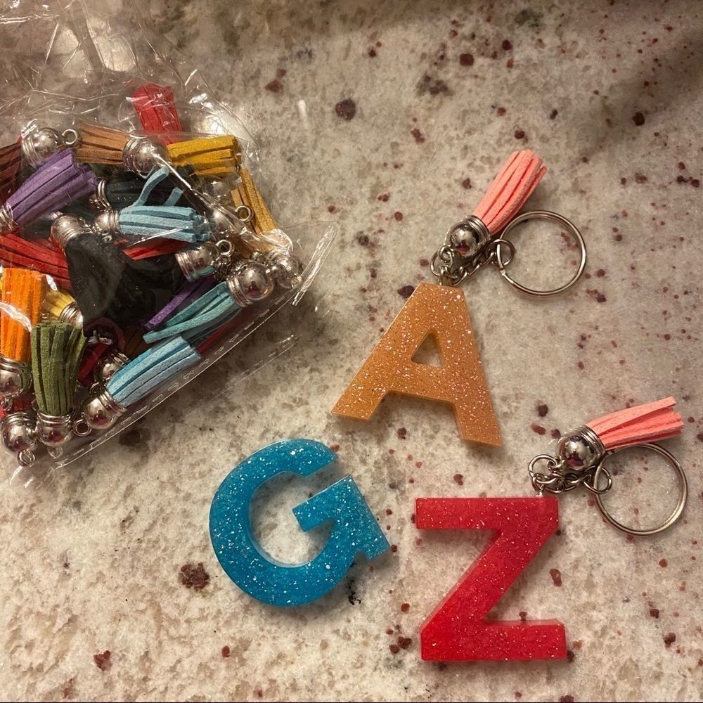 Beautiful custom resin keychain - Picture 4 of 4